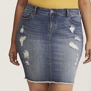 Torrid size 16 distressed jean skirt